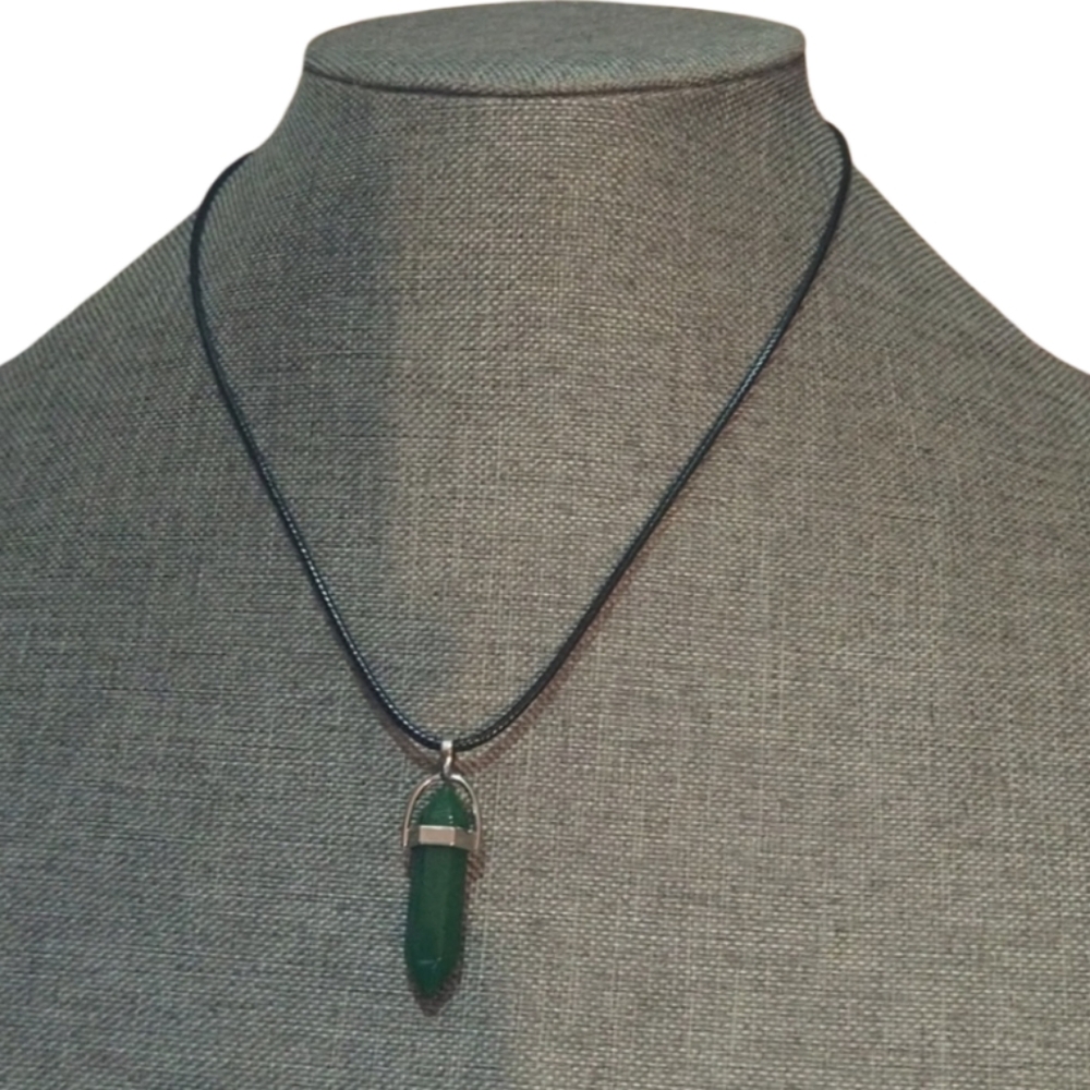 💚 Green Aventurine Crystal Point Pendant Necklace – Handmade 💚